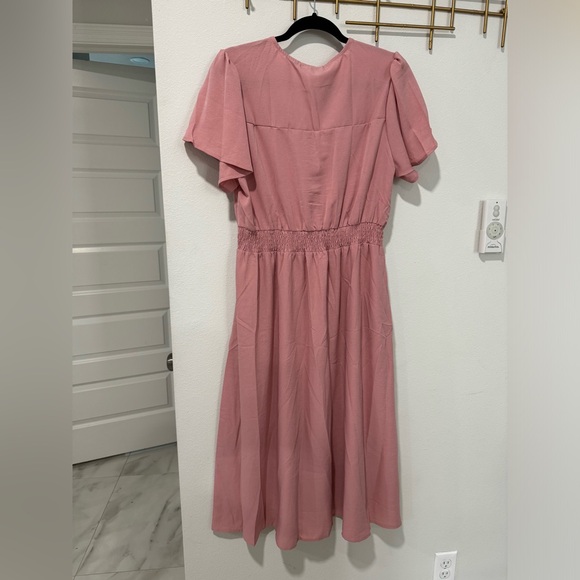 NWT Amazon ROYLAMP brand, size large, button down midi dress, pink v neck - Picture 4 of 6